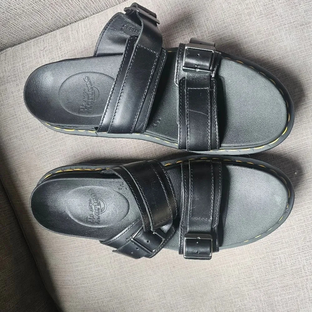 Dr Martens MYLES BRANDO LEATHER BUCKLE SLIDE SANDALS sz 11, like new